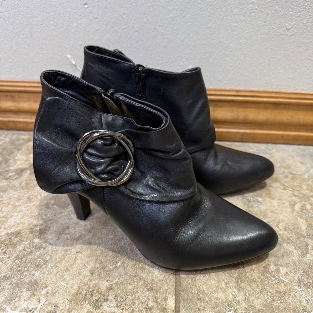 Michelle D Florence Boots Zipper & Buckle Ankle Leather Bow Pointed‎ Toe Sz 7.5M